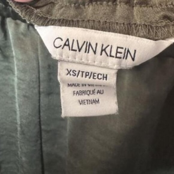 Calvin Klein black satin jogger style cargo ruffled pants size XS - Picture 4 of 4